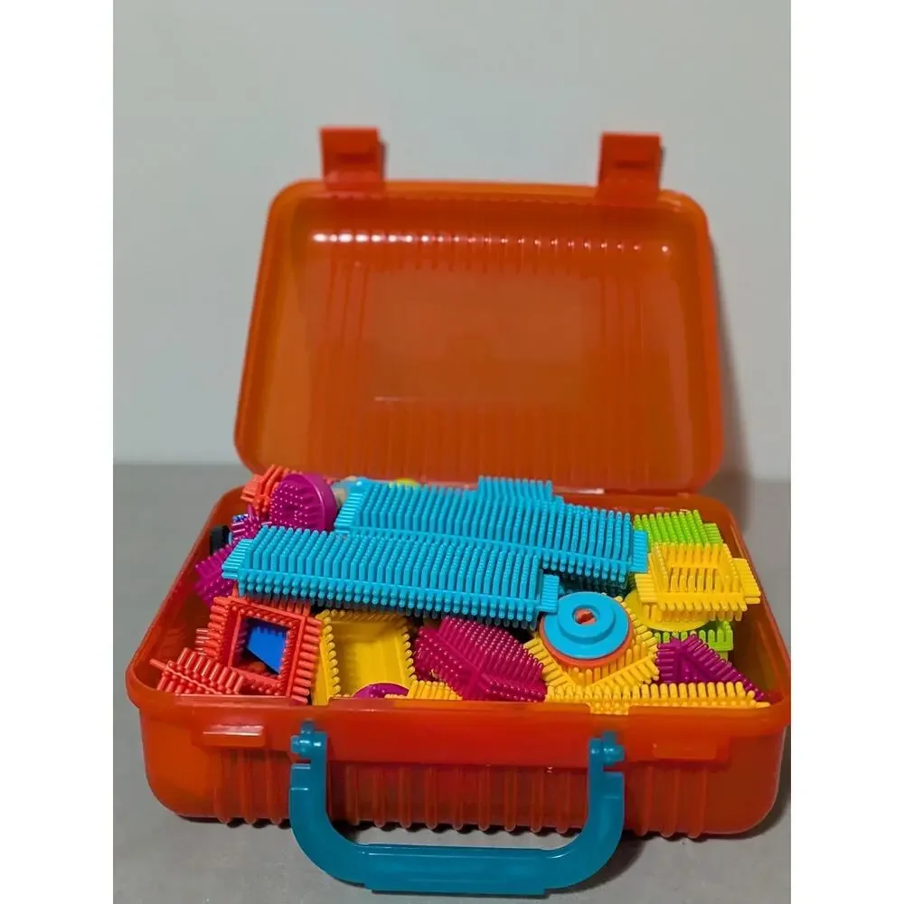 B. Toys Battat Bristle Blocks Set with Orange Case Figures Family and Dog Lot